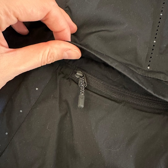 Lululemon Run for Cold Pullover in Black - Picture 13 of 16